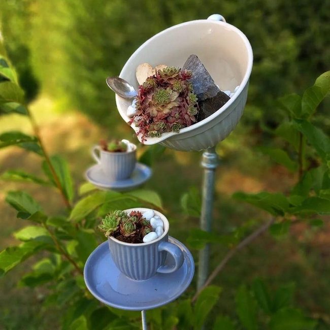 Vintage Teapot Flower Overflow