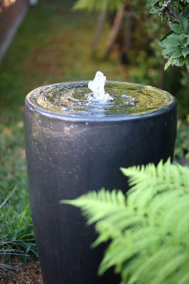 Tall Dark Vase Water Feature