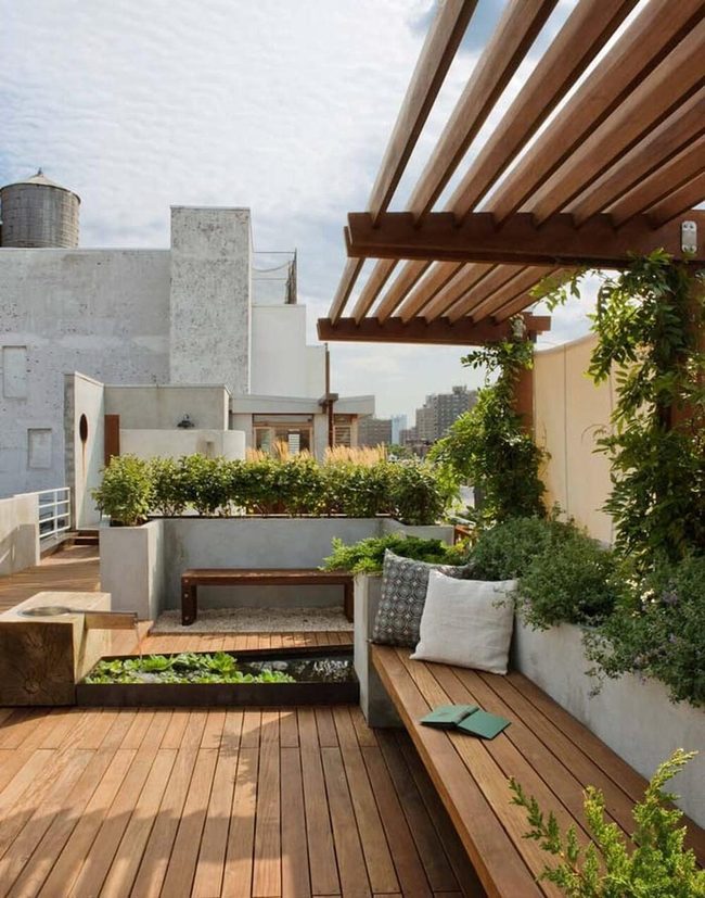 Wood Pergola Urban Retreat