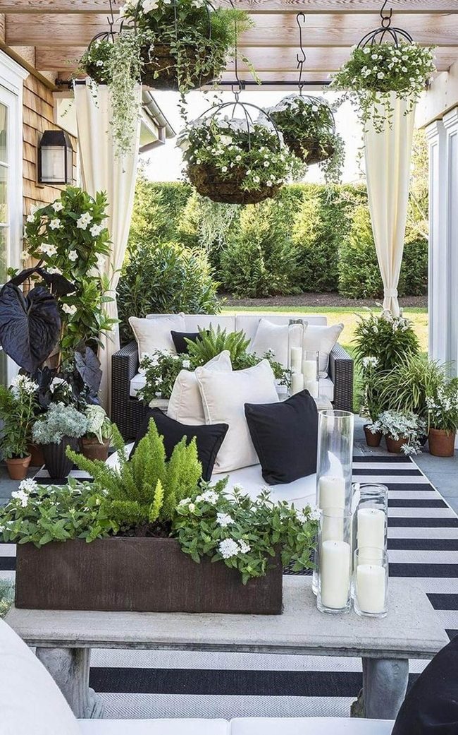 Flowing Fabric Outdoor Privacy Screens