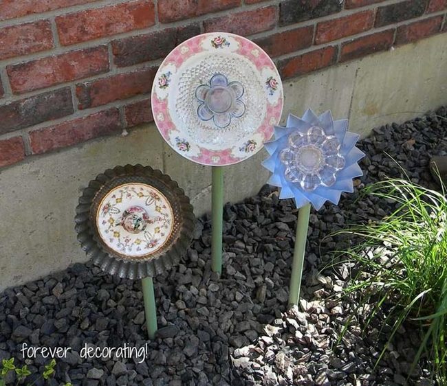 Vintage Plates Garden Flowers