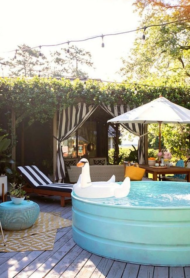 Light Blue Pool Swan Retreat