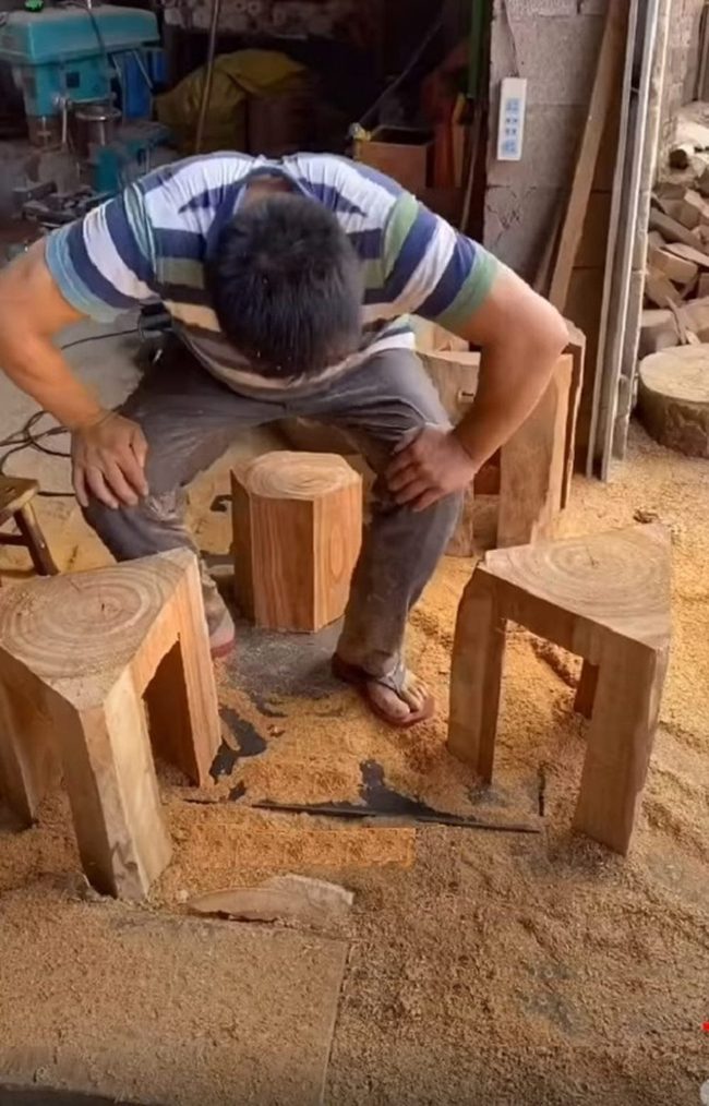Raw Wood Log Thrones