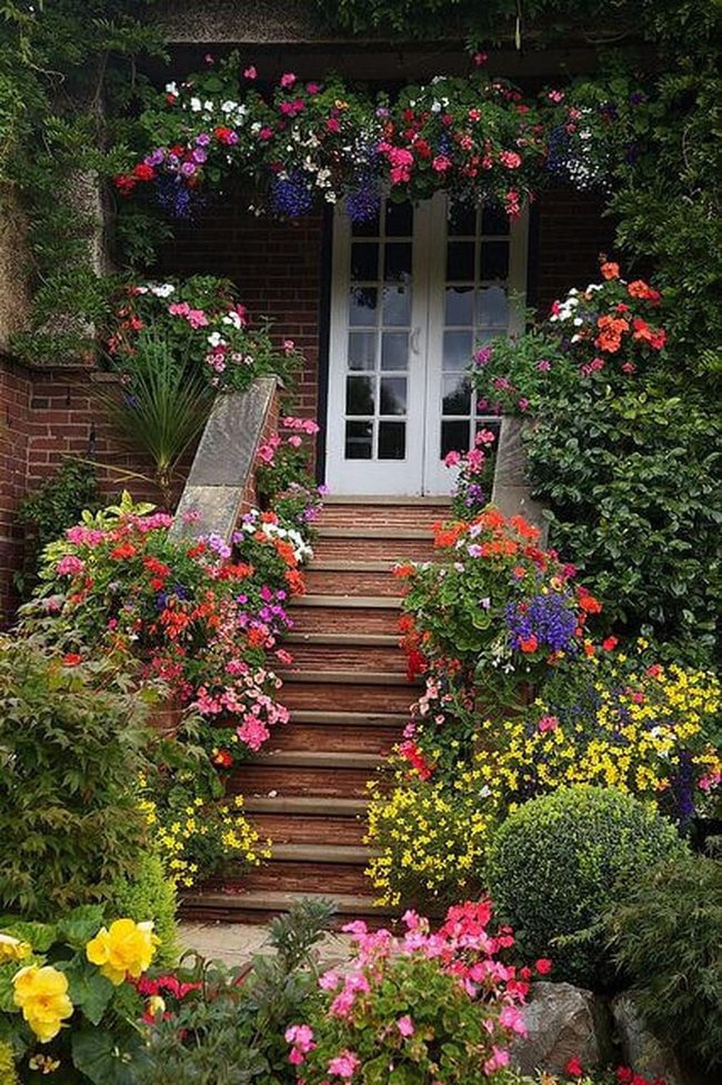 Cascading Blooms Frame Staircase