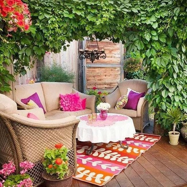 Pink Purple Wicker Garden Escape
