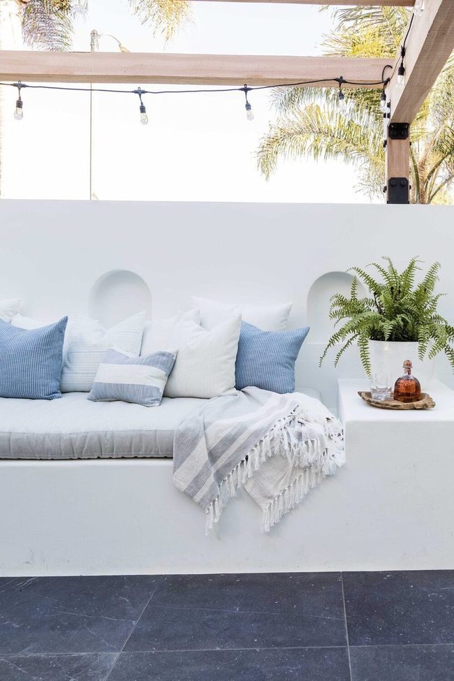 Layered Outdoor Linens Transform Decks