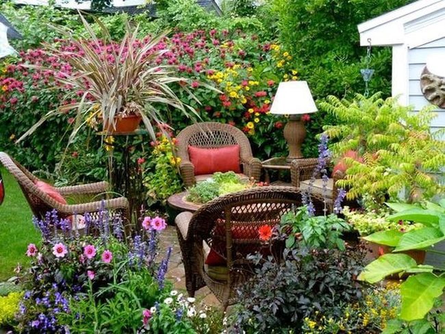 Blooming Garden With Layered Height Dimension