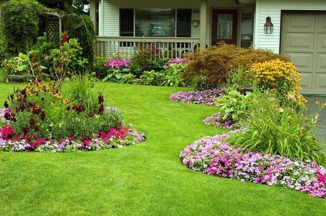 Garden Accessories Steal The Show