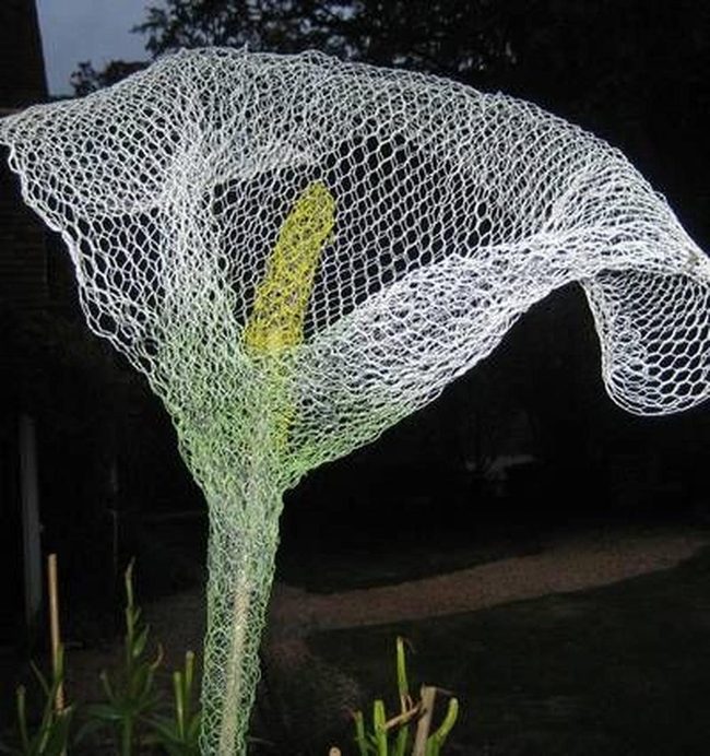 Luminous Wire Lily Sculptures