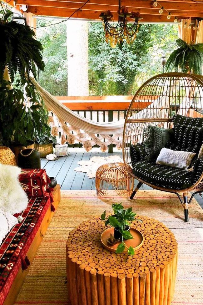 Patterned Majlis Deck With Hammock