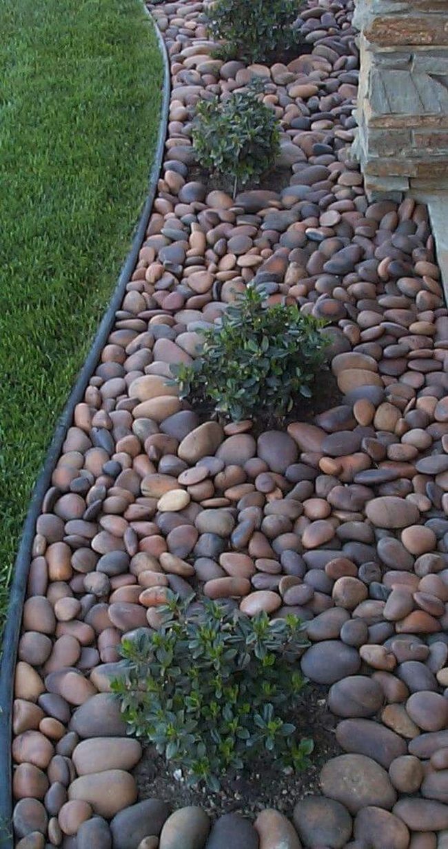Rounded Stones Garden Bed