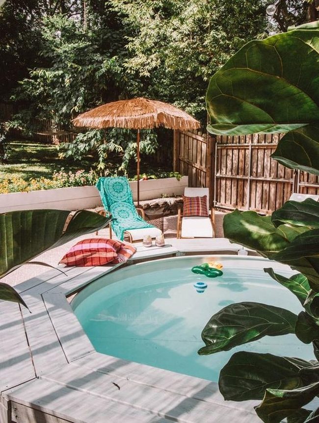 Round Pool, Wooden Deck Oasis