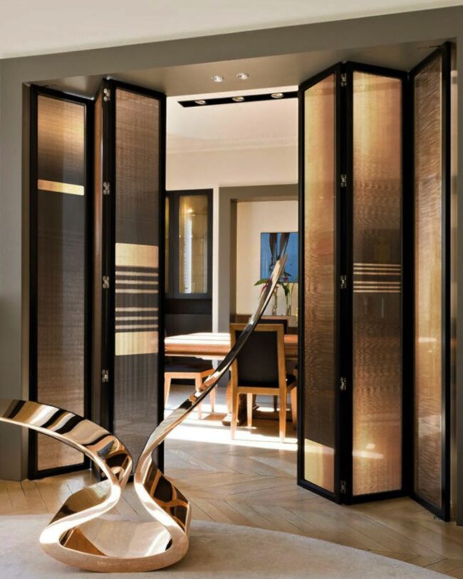Retractable Divider for Dynamic Spaces