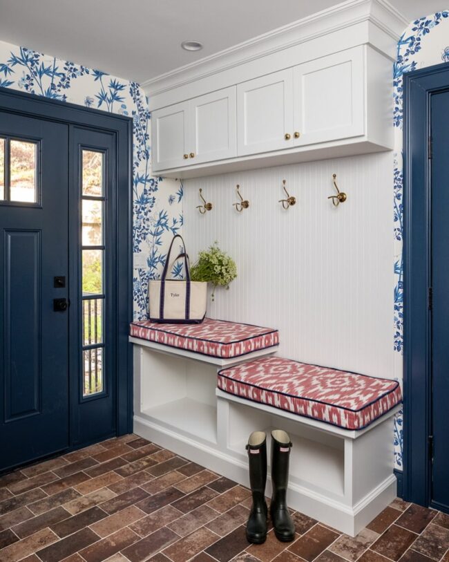 Dynamic Patterns with Striking Designs