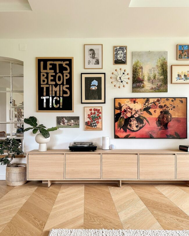 The Art of Curation: How to Choose the Right Pieces for Your Gallery Wall