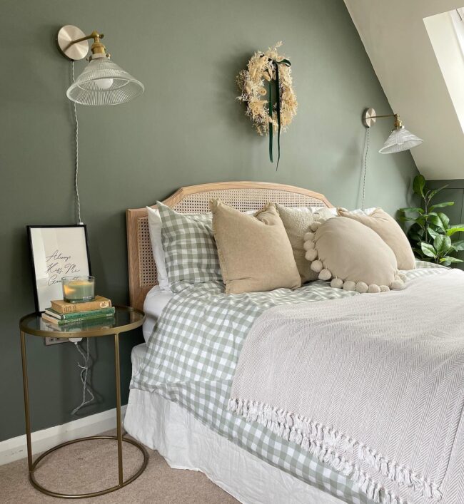Why Green is the Perfect Color for a Cozy Bedroom