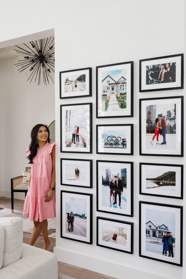 Chic Black Frames for Contemporary Spaces