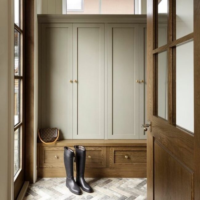 Chic and Practical Entryway Design