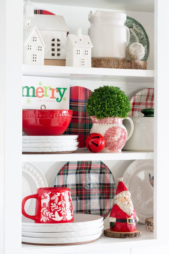 Contemporary Holiday Decor with Timeless Charm