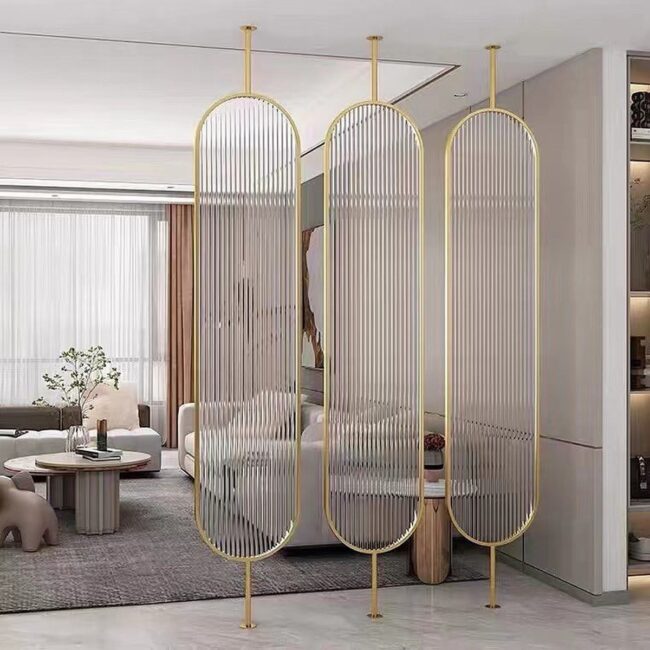 Graceful Curved Divider