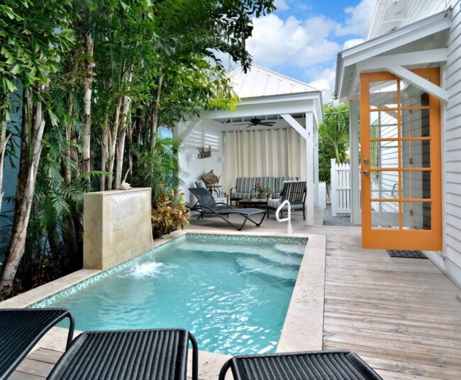 Tropical Paradise for Compact Living