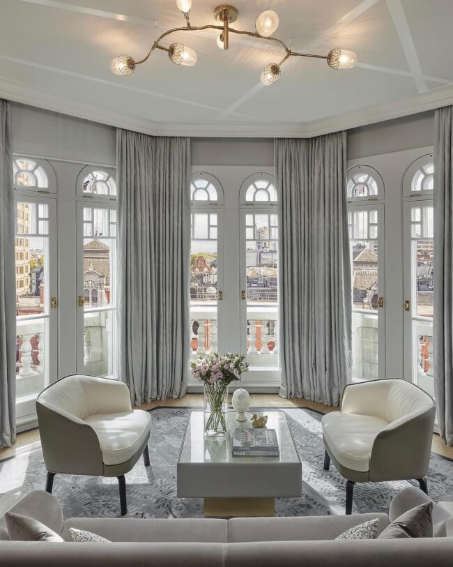 Serene Sophistication in Simple Elegance