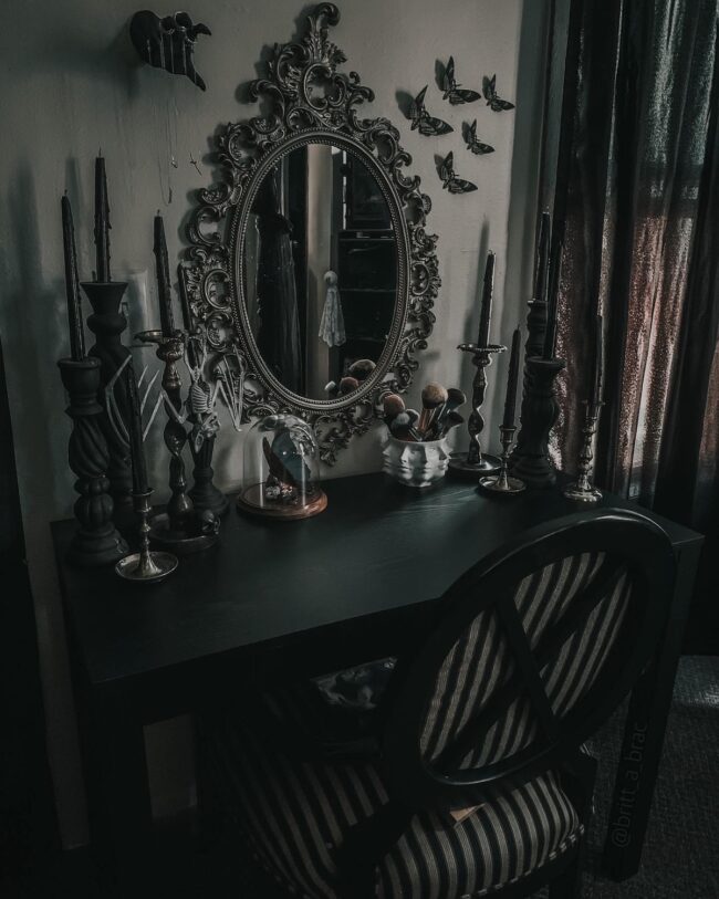 Victorian Vanity Display